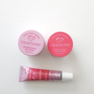 Bath and body works Strawberry  lip care set
